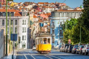 SEMANA SANTA. Lisboa desde Pamplona del 02-06 Abril.