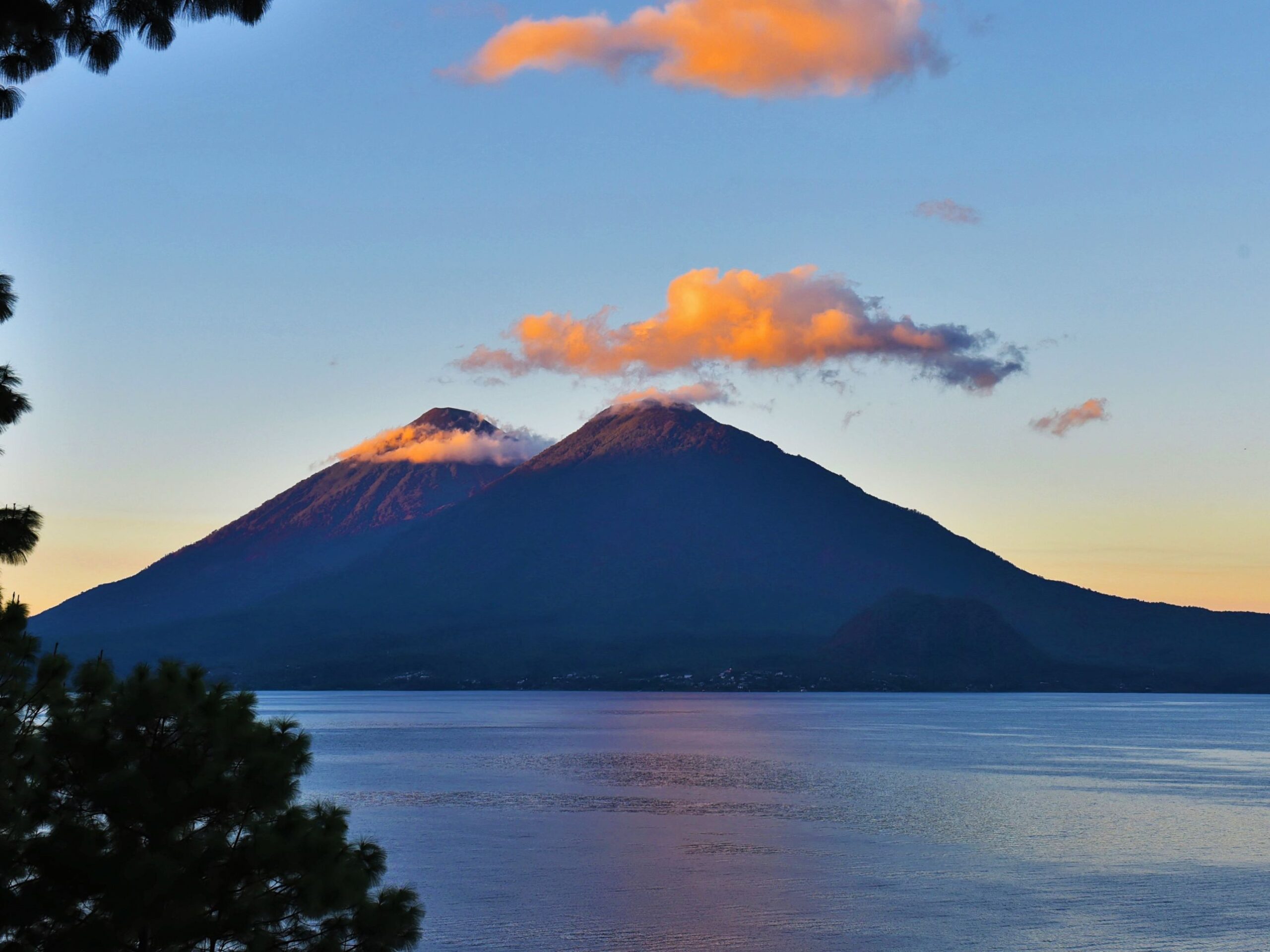 GUATEMALA PETIT COMITÉ. Salida desde Pamplona 14 al 28 de Abril
