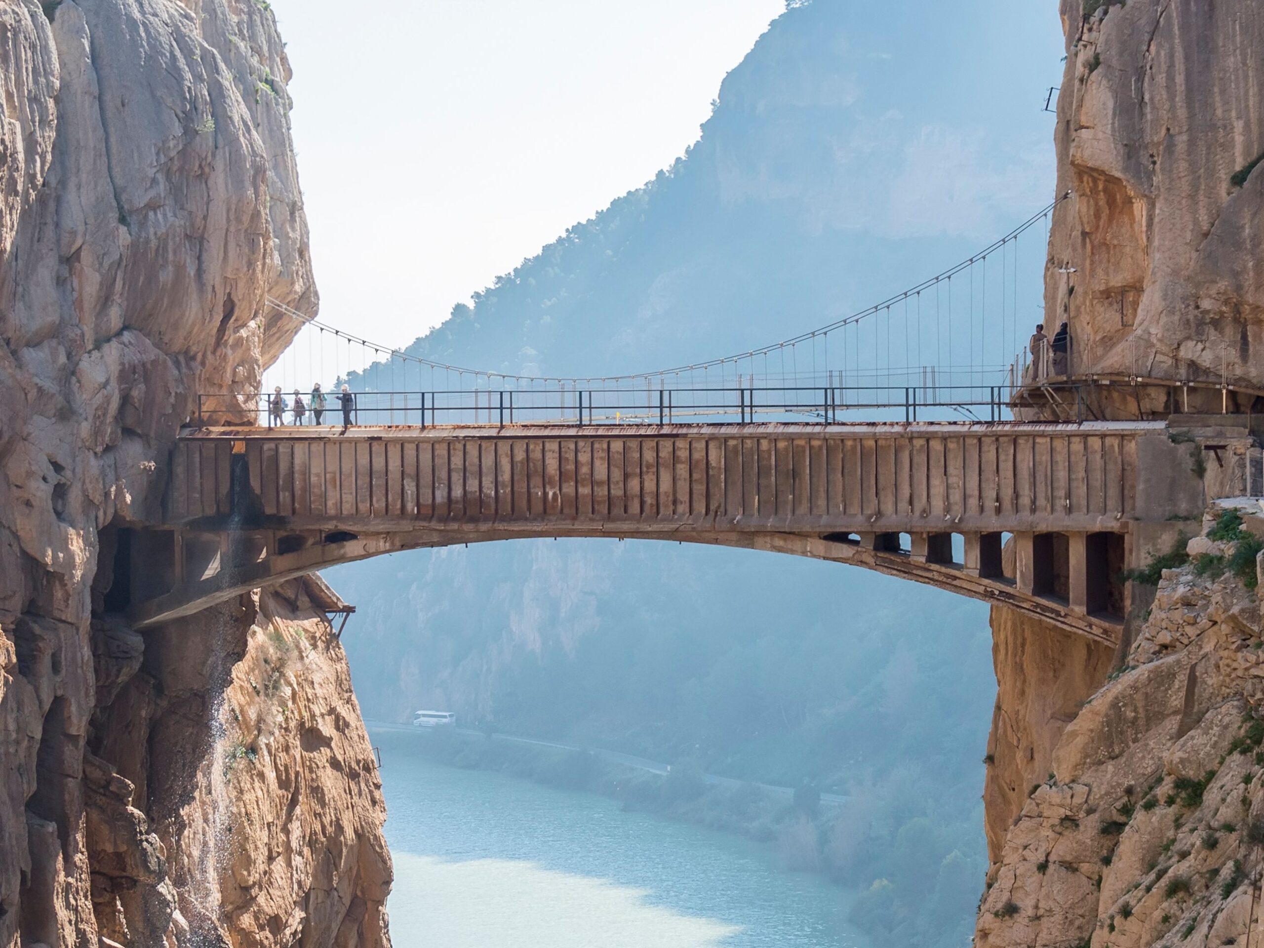 Andalucía en avión desde Bilbao. Varias fechas.