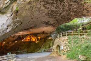 Turismo Navarra: BRUJAS, INDIANOS Y OTROS CUENTOS TRANSFRONTERIZOS