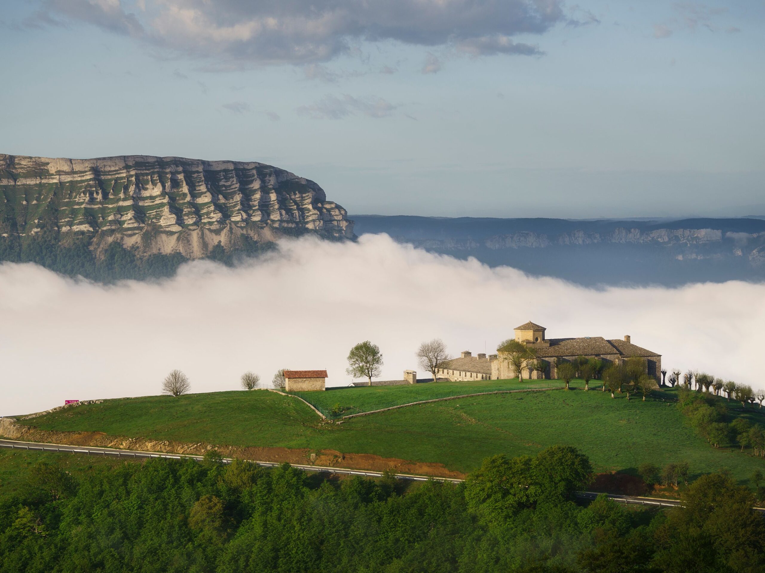 Turismo Navarra: BRUJAS, INDIANOS Y OTROS CUENTOS TRANSFRONTERIZOS