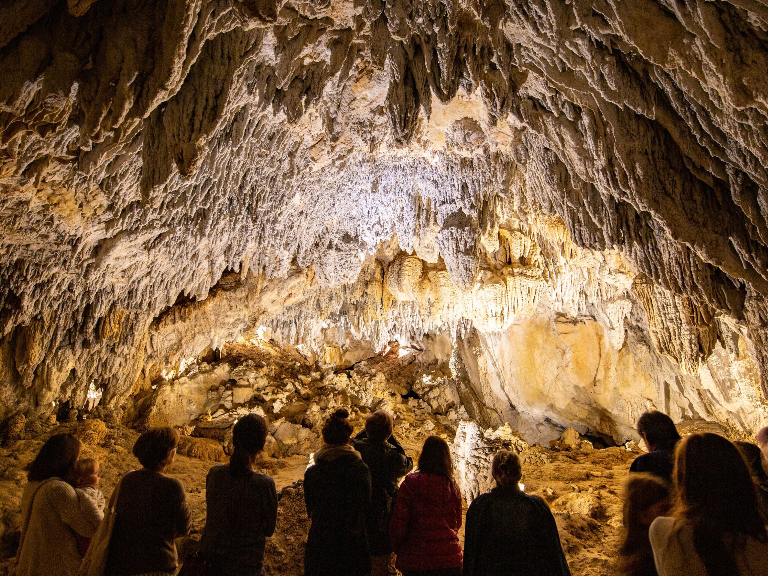 Turismo Navarra: BRUJAS, INDIANOS Y OTROS CUENTOS TRANSFRONTERIZOS