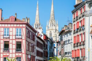 Turismo Navarra: BRUJAS, INDIANOS Y OTROS CUENTOS TRANSFRONTERIZOS