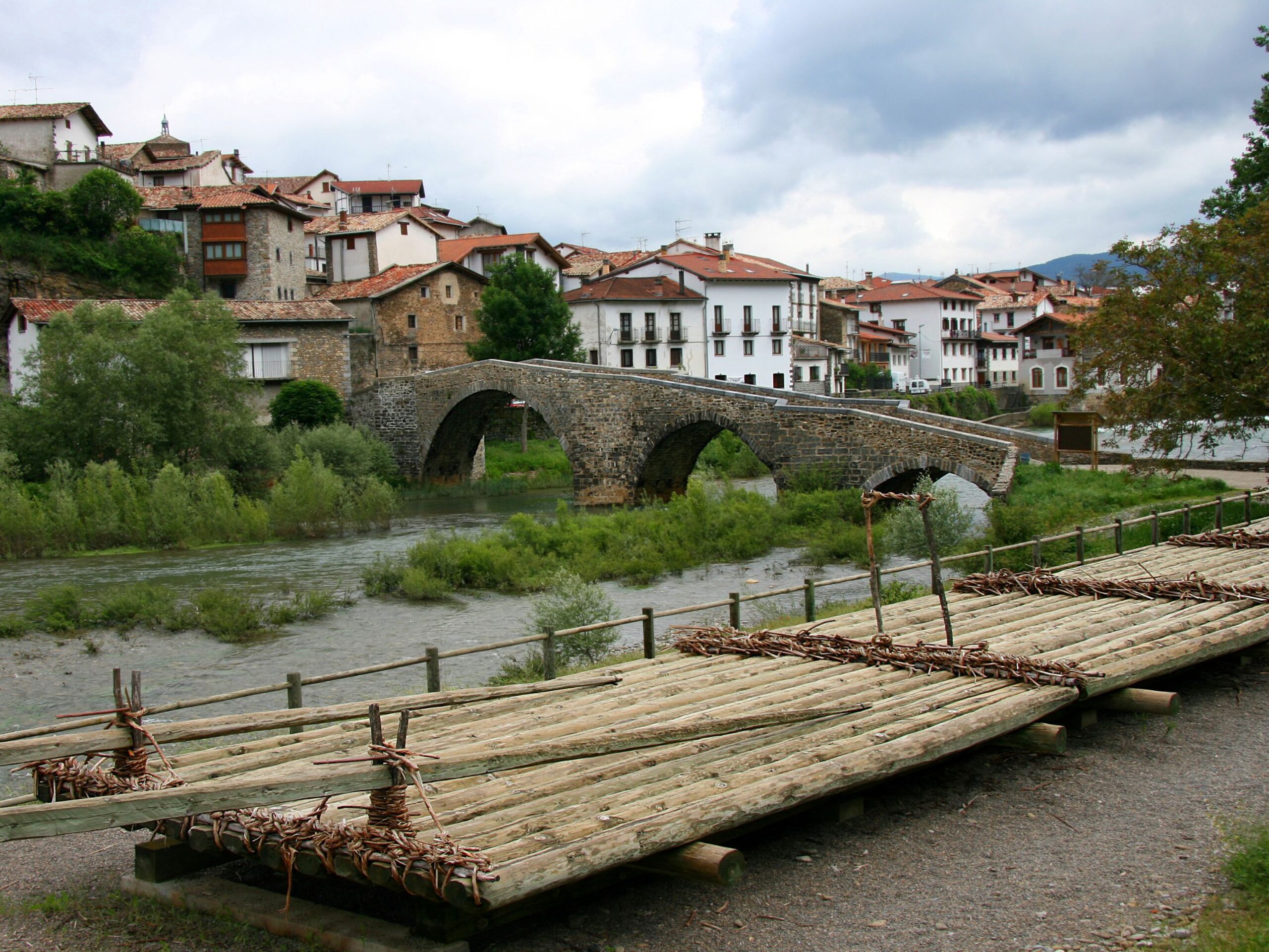 Turismo Navarra: EN EL CORAZON DE LA HISTORIA, VALLES SIN FRONTERAS